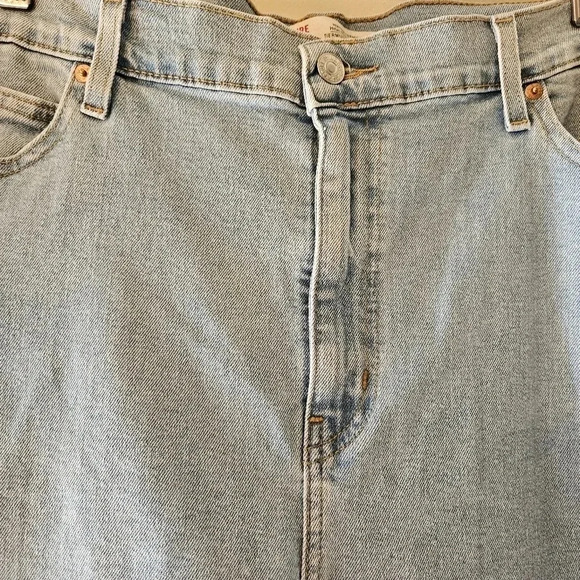 Signature by Levi Strauss & Co. Plus Size Heritage High Rise Bermuda Shorts. - Picture 9 of 16